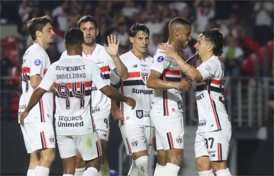São Paulo domina Boston River e se classifica como líder do grupo