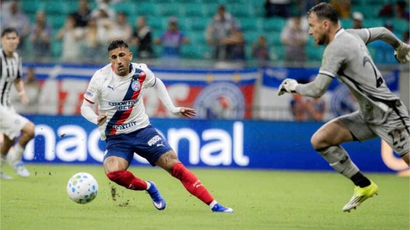 Em noite de presepadas dos goleiros, Botafogo cede a virada ao Bahia