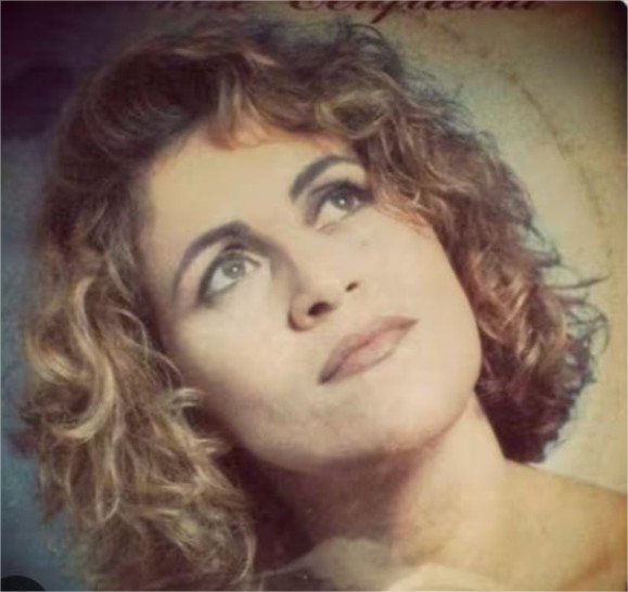 Ode à Cantora Denise Cerqueira: A Rainha da Interpretação Gospel Brasileira