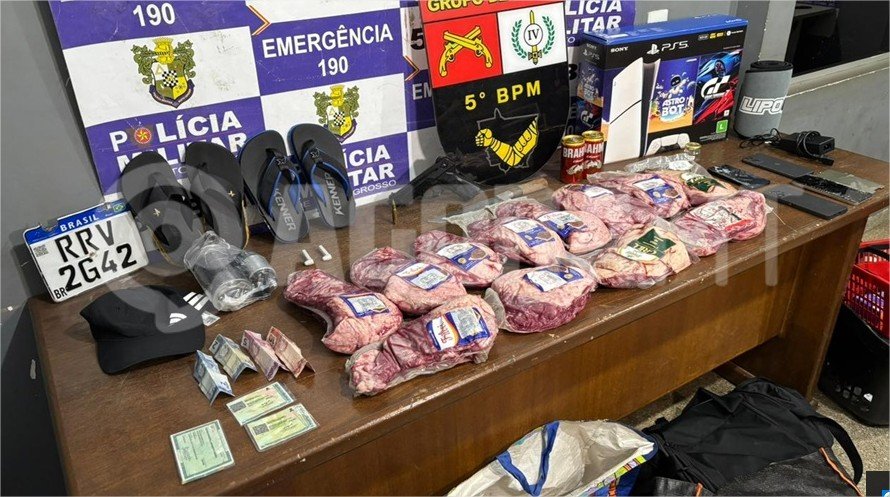 Trio é preso suspeito de furtar carnes e videogame em comércios de Rondonópolis