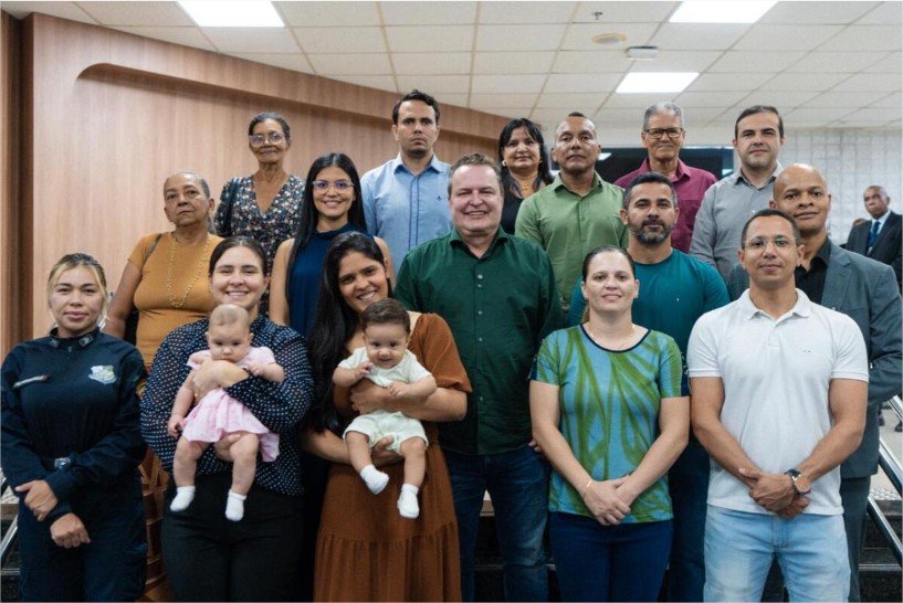Aprovados no CFO da Polícia Militar se reúnem com Max Russi para agradecer convocação de novos oficiais