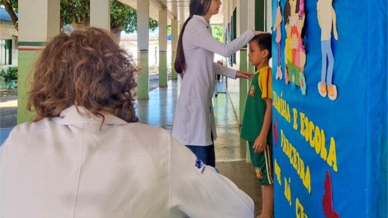 Parceria entre UNIVAG e Prefeitura leva saúde e orientação a escolas de Várzea Grande