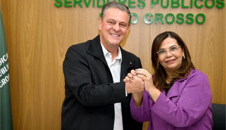 Fávaro firma compromisso com servidores e convida Carmen Machado para suplência