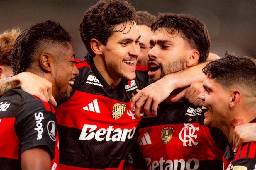 Pedro decide e Flamengo avança em 1º no Grupo A da Liberta
