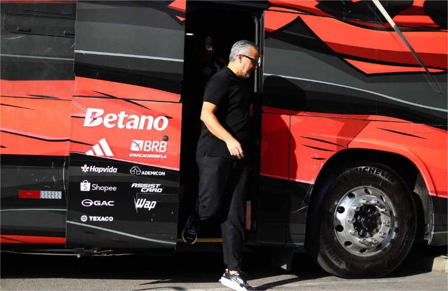 Flamengo fará amistosos na Europa durante a Copa; Benfica é cogitado