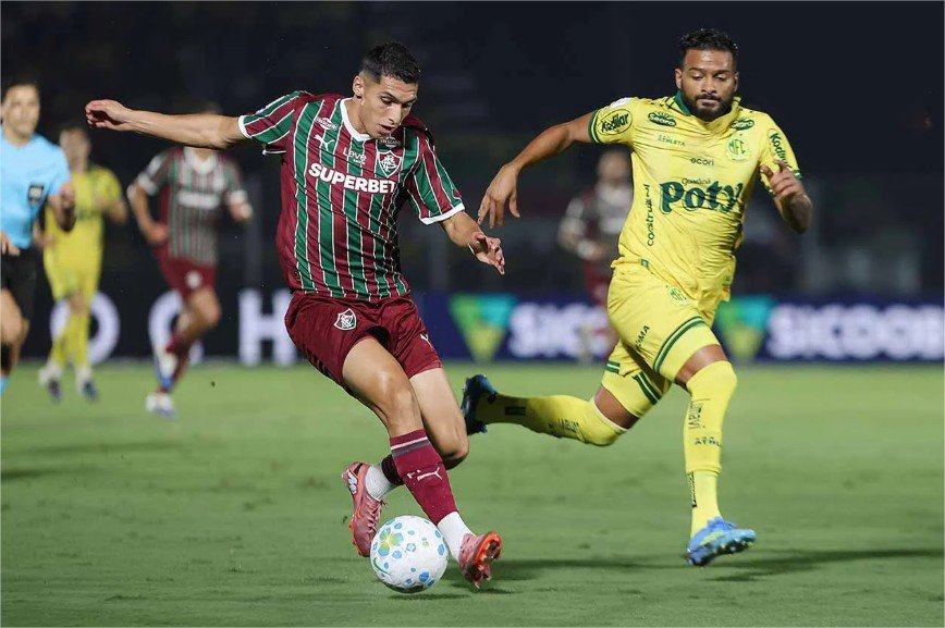 Fluminense joga mal e perde para o Mirassol, que reage no Brasileirão