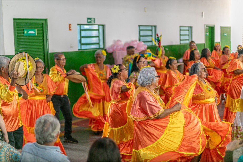 CCI Aidee Pereira comemora valorização de mães com música e homenagens em Cuiabá