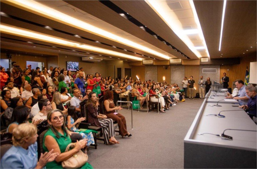 Max Russi recebe reconhecimento de profissionais da enfermagem em MT