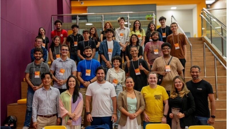 Projeto social forma jovens em vulnerabilidade social e garante 29,4% de empregabilidade imediata no setor de TI em Cuiabá