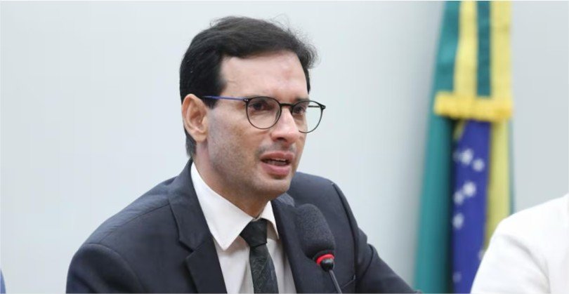 Relator apresenta parecer da PEC que reduz jornada para 40 horas semanais