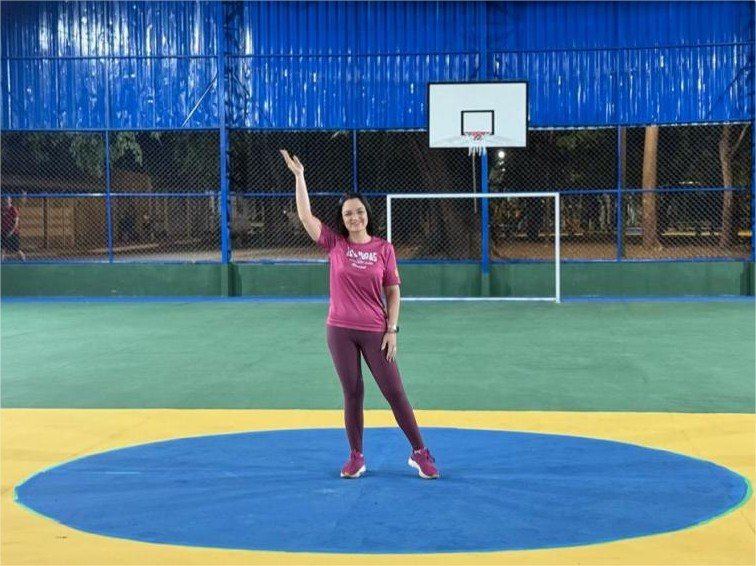 Samantha Iris lidera mutirão e entrega revitalização de praça e quadra no Parque Cuiabá