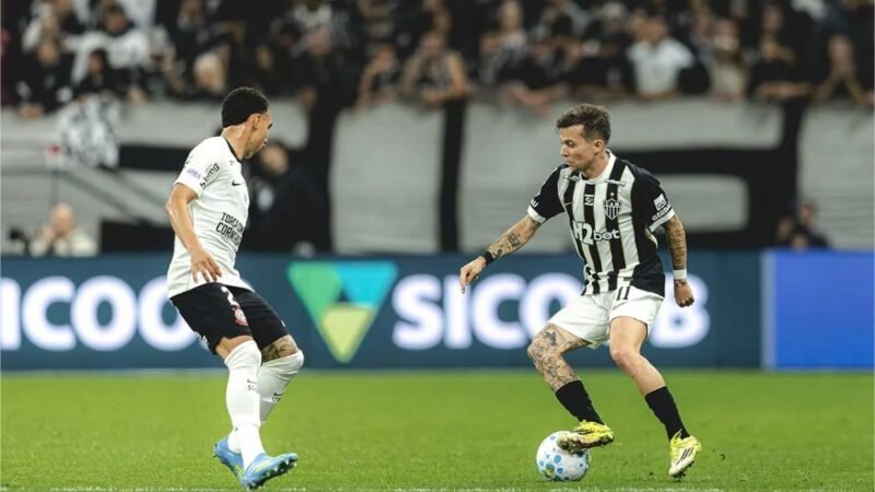 Labyad decide, e Corinthians vence Atlético em volta de Memphis Depay