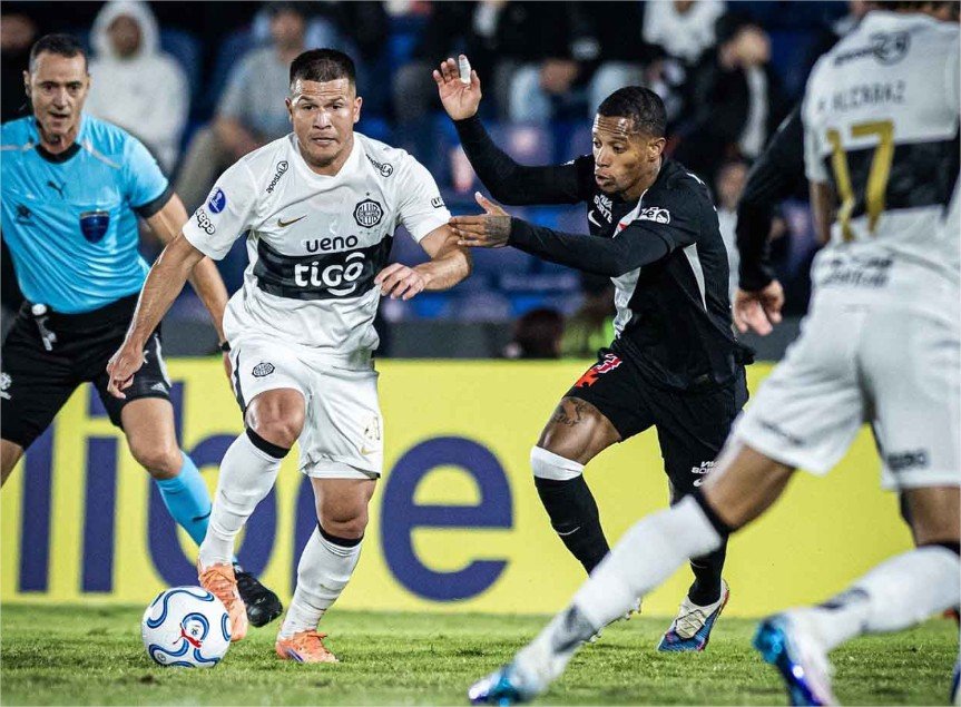 Vasco leva virada do Olimpia e se complica por vaga direta na Sul-Americana