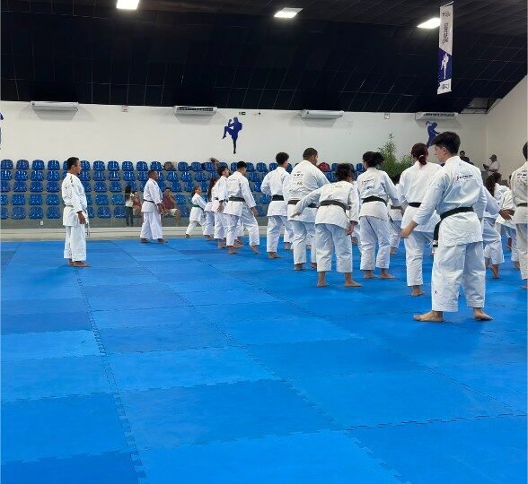 Curso com Sensei Fábio Hitasugo fortaleceu formação de atletas de Karatê em MT