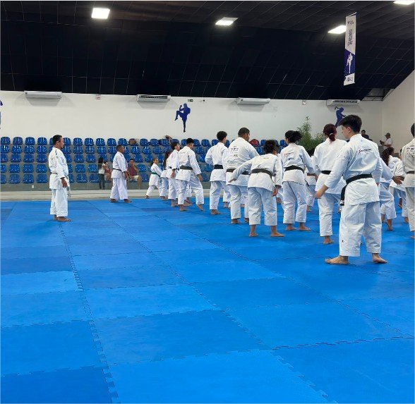 Curso com Sensei Fábio Hitasugo fortaleceu formação de atletas de Karatê em MT