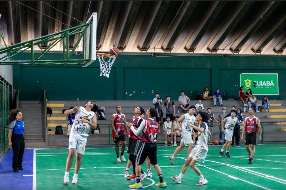 Mais escolas, mais atletas e disputas equilibradas marcam o basquete dos JECs 2026