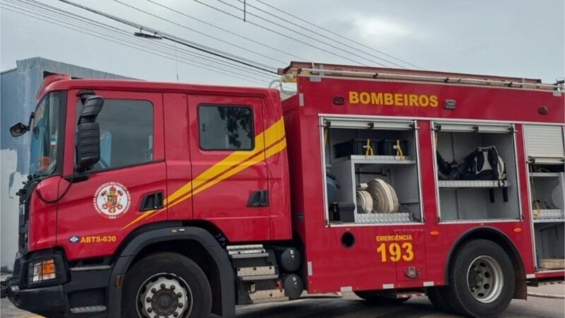 Corpo de Bombeiros combate incêndio em sacristia da Igreja Matriz