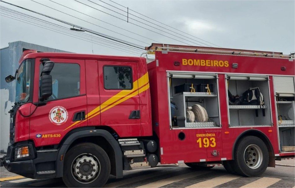 Corpo de Bombeiros combate incêndio em sacristia da Igreja Matriz