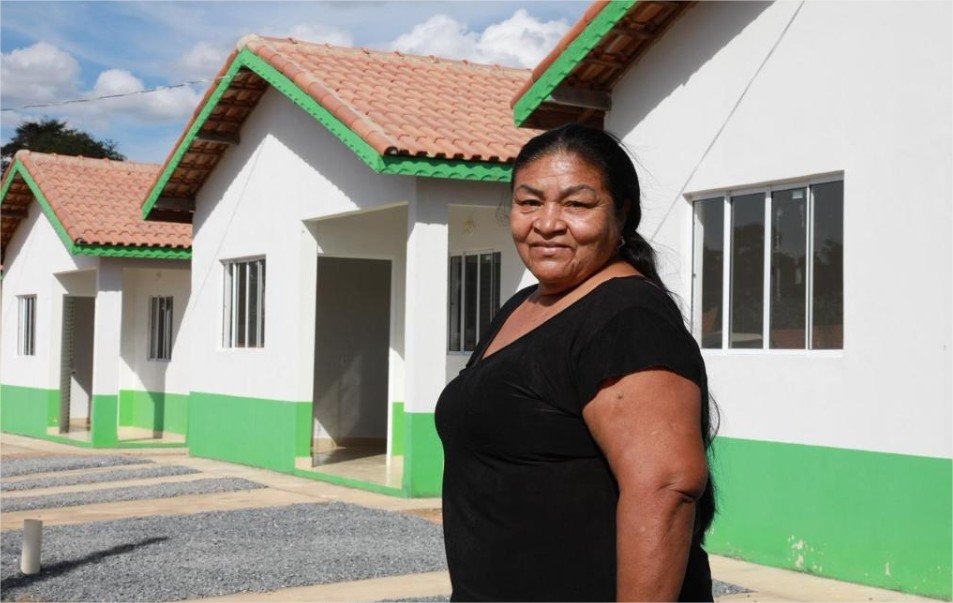 Governo entrega 50 casas populares em Querência: “é a tranquilidade de ter um lar para chamar de meu”, afirma moradora