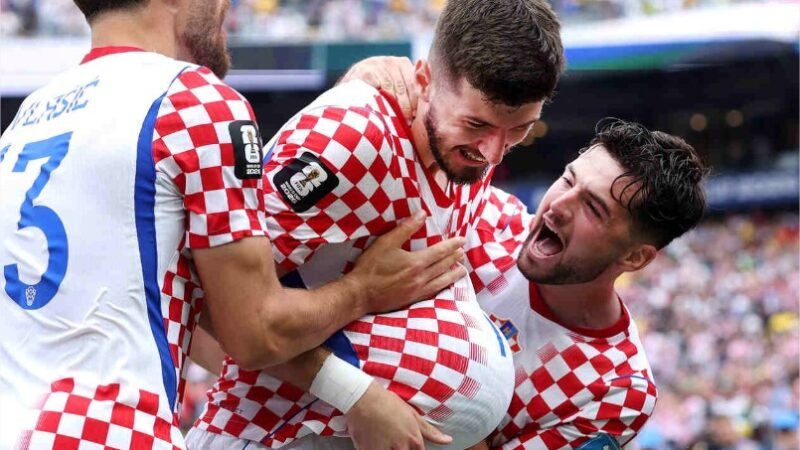 Croácia vence Gana, mas ambas se classificam para o mata-mata da Copa do Mundo