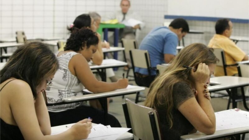 Seletivos abertos no Estado pagam salário de até R$ 28 mil