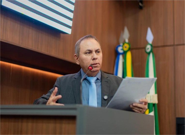 Dilemário Alencar reforça pedido por asfalto no Jardim Itapuã