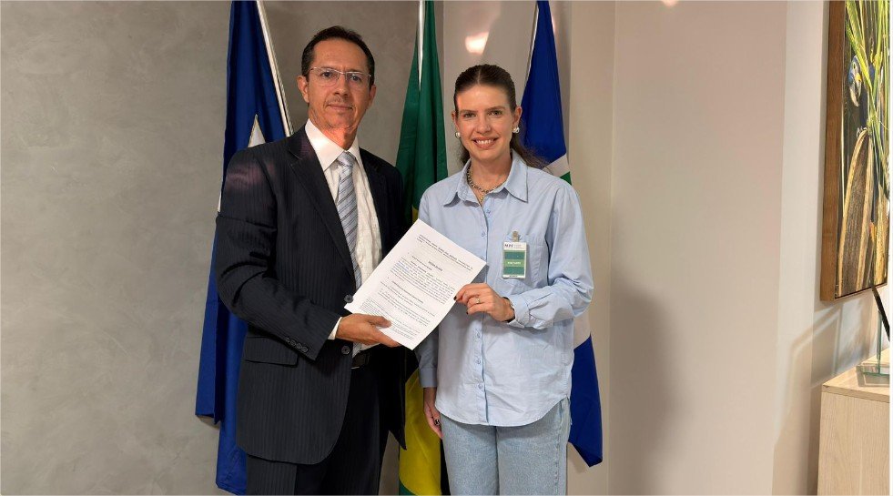 Rafaela Fávaro leva ao MPF denúncia sobre suspeitas de irregularidades na Educação de Cuiabá