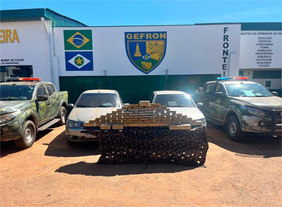 Gefron causa prejuízo de R$ 530 mil às facções criminosas com apreensão de quatro veículos e 67 quilos de drogas