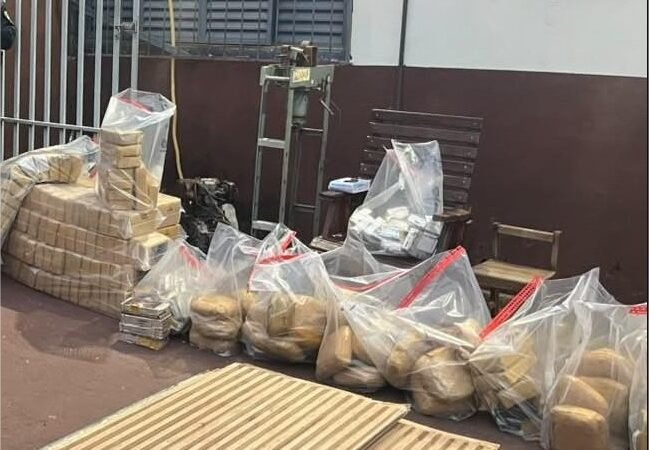 Polícia Militar e PRF apreendem 251 tabletes de maconha e pasta base em Diamantino