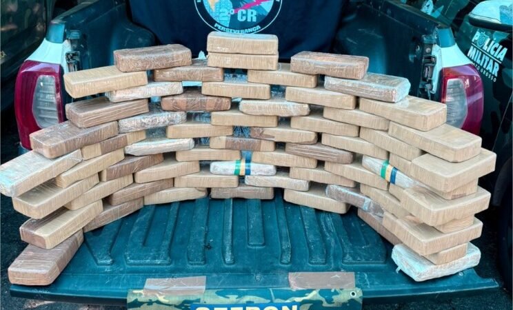 Força Tática e Gefron apreendem 63 quilos de pasta base e causam prejuízo de R$ 1,2 milhão às facções criminosas