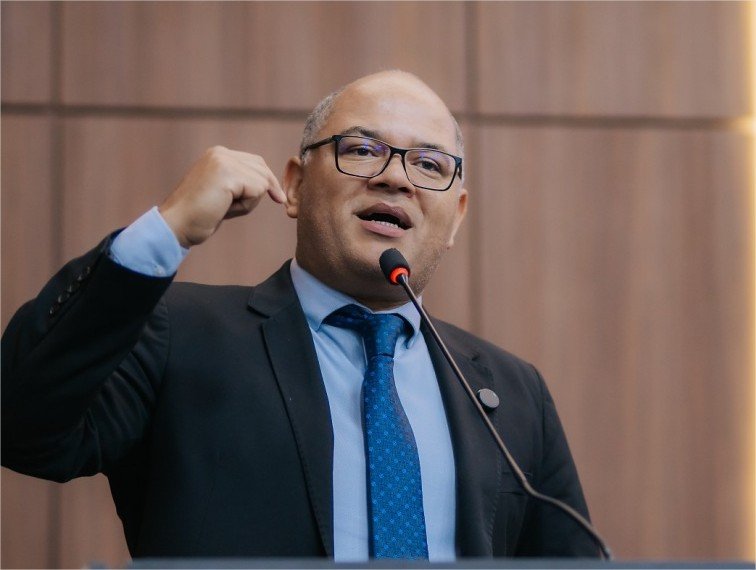 Vereador Eduardo Magalhães defende negociação para evitar aumento na tarifa de água, em Cuiabá