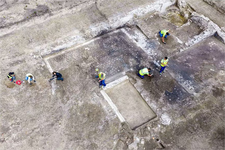 Denúncia de escavação ilegal leva a descoberta de antiga vila romana de 2 mil anos