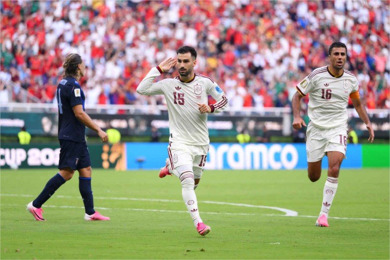 Espanha vence, garante o 1º lugar e elimina o Uruguai em crise