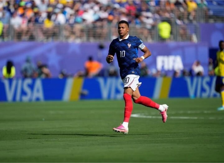Mbappé acredita que a França ainda pode subir de rendimento
