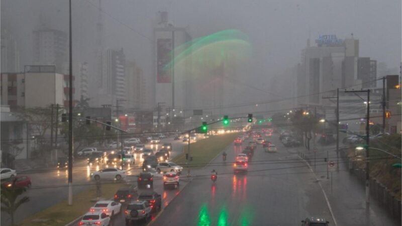 Inmet emite alerta amarelo de tempestade com granizo para Cuiabá e mais 62 cidades de MT