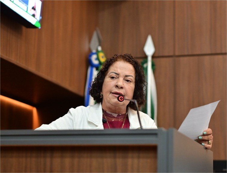Baixinha cobra dignidade para bairros sem água e revisão contratual com Águas Cuiabá