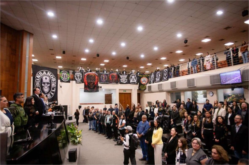 Max Russi homenageia defensores da causa animal em sessão histórica na ALMT