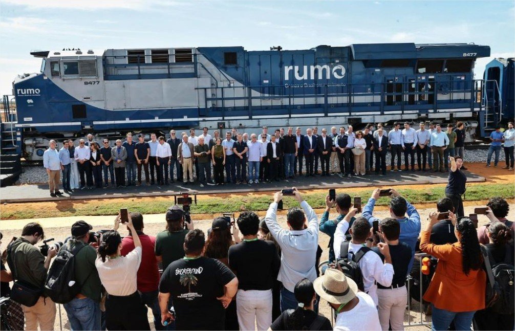 Governo de MT e Rumo inauguram 1º trecho da Ferrovia Estadual: “Mato Grosso é um exemplo do que o Brasil pode fazer”, afirma governador
