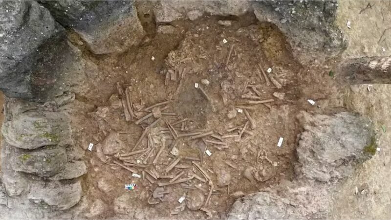“Jarro da morte” de 1200 anos achado na Ásia reúne ossadas de diferentes gerações