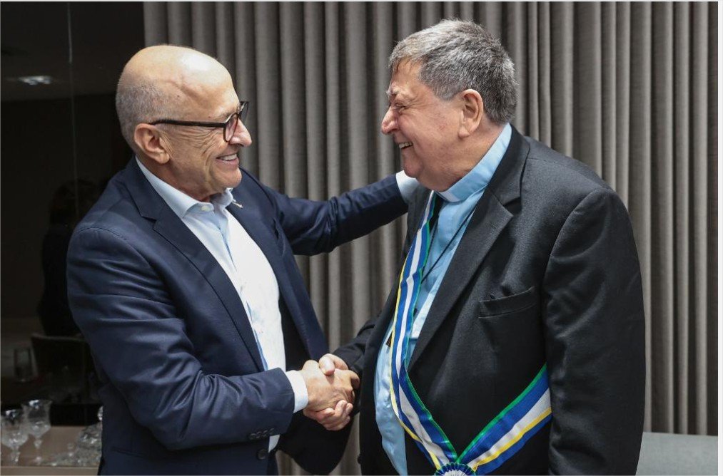 Governador Otaviano Pivetta concede Medalha da Ordem do Mérito Mato Grosso ao cardeal Dom João Braz de Aviz