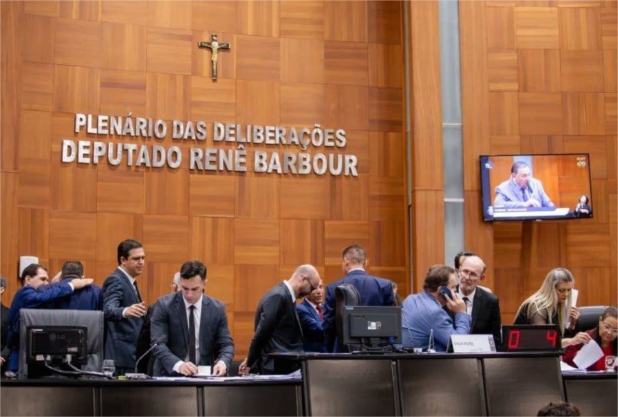 Governo prevê receita de R$ 42,1 bilhões e envia LDO com RGA de 4,20% à Assembleia Legislativa