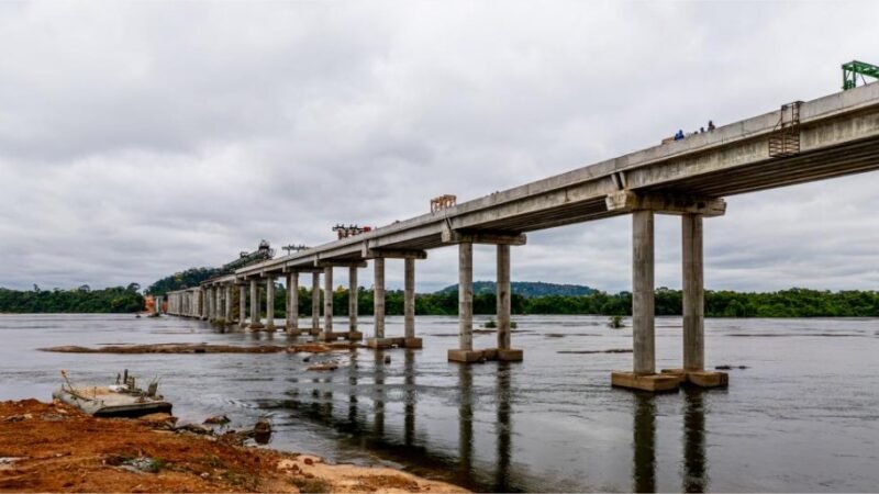 De estado em crise a referência nacional em investimentos: Governo de MT ampliou em 600% recursos aplicados em obras e ações