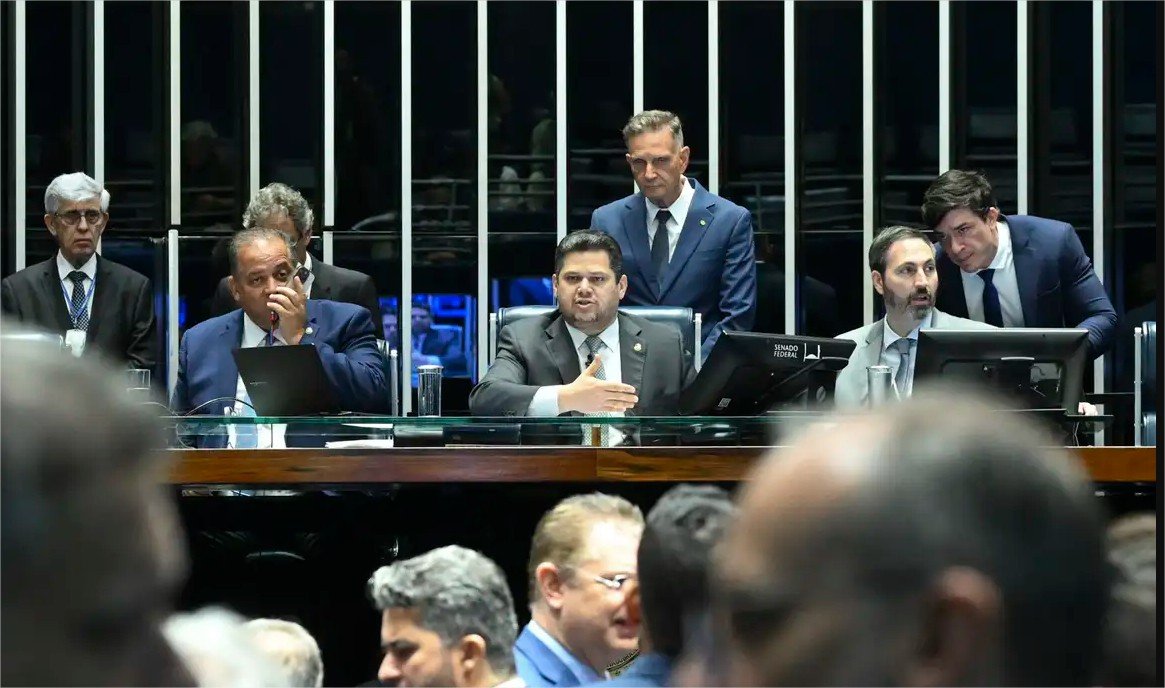 Senado anula norma sobre aborto legal em crianças vítimas de estupro