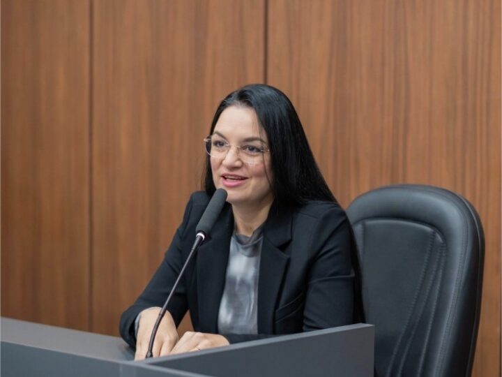 Samantha Íris leva debate sobre doença rara à Câmara e amplia conscientização sobre a MOGAD