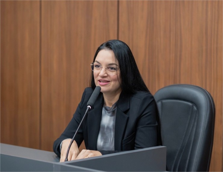 Samantha Íris leva debate sobre doença rara à Câmara e amplia conscientização sobre a MOGAD