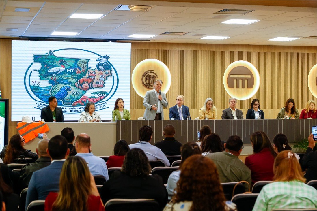 Antonio Joaquim cobra fortalecimento dos Conselhos Municipais de Educação em Mato Grosso