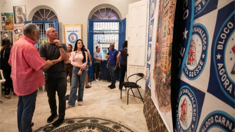 Abilio visita sede do bloco Agora QQ Esse e reforça apoio à valorização do Centro Histórico