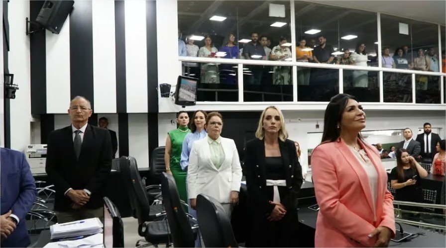 Câmara de Cuiabá abre caminho para concurso público com proposta de reestruturação de 111 cargos efetivos
