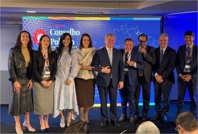 Ministros de igrejas anunciam apoio a Janaina