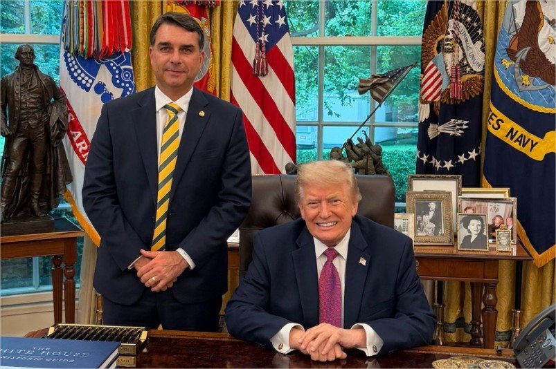 Flávio Bolsonaro diz ter pedido a Trump que não taxe empresas brasileiras
